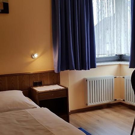 Hotel Garni Julia Linnich ภายนอก รูปภาพ