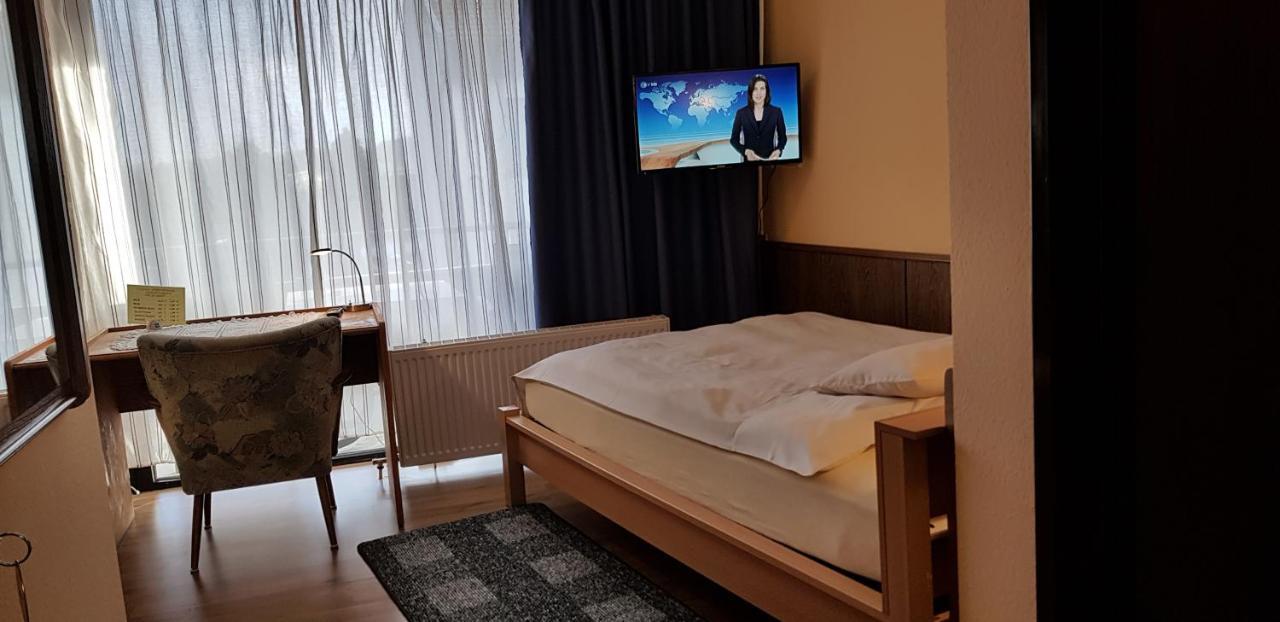 Hotel Garni Julia Linnich ภายนอก รูปภาพ
