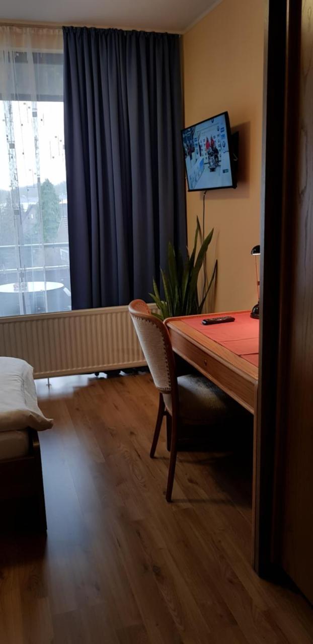 Hotel Garni Julia Linnich ภายนอก รูปภาพ