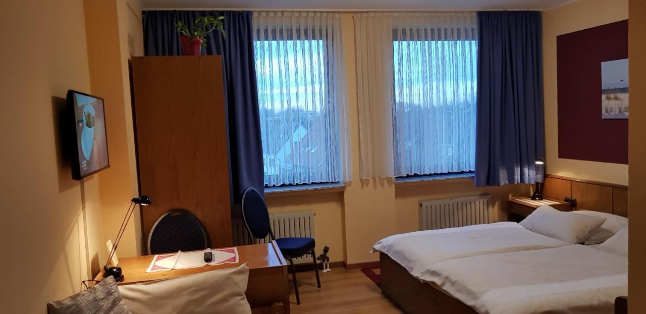 Hotel Garni Julia Linnich ภายนอก รูปภาพ